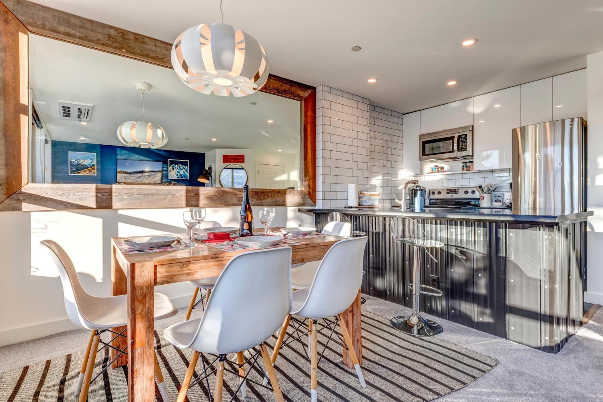 The Lookout Penthouse // A Luxe Suite In Whistler Exterior foto